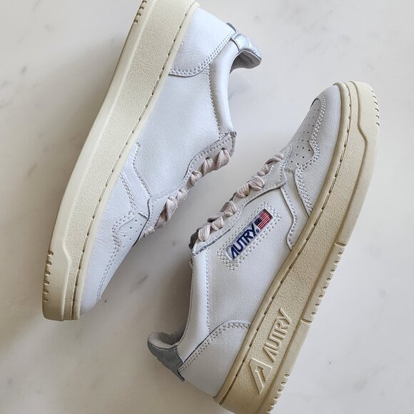Autry Medalist Low Women’s Sneakers – White Silver Retro Vibes 👟✨ - Picture 8 of 12